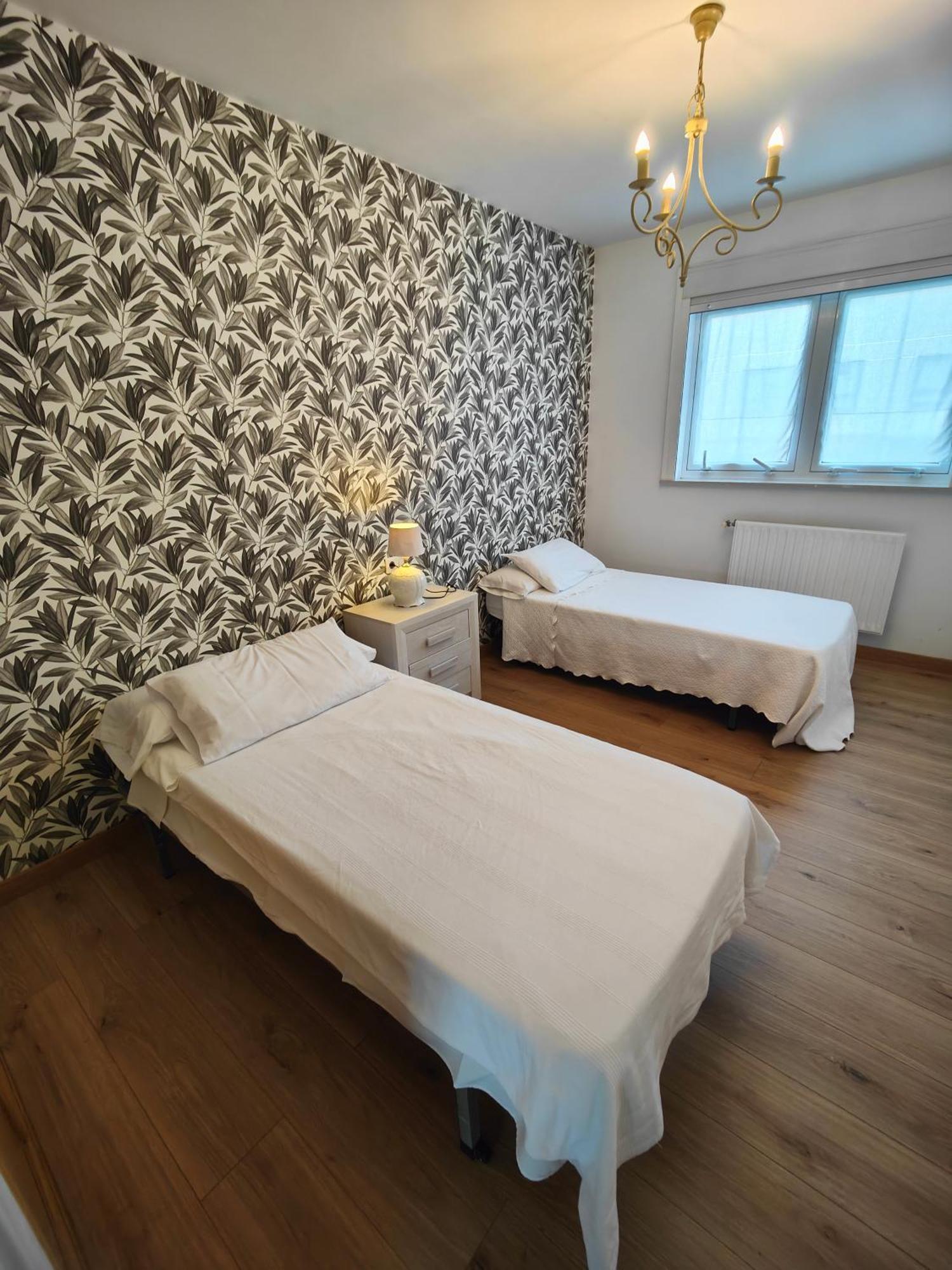 Chalet Con Wifi , Ps4 , Garaje, 5 Dormitorios, 3 Banos, Santiago De Compostela Exterior foto